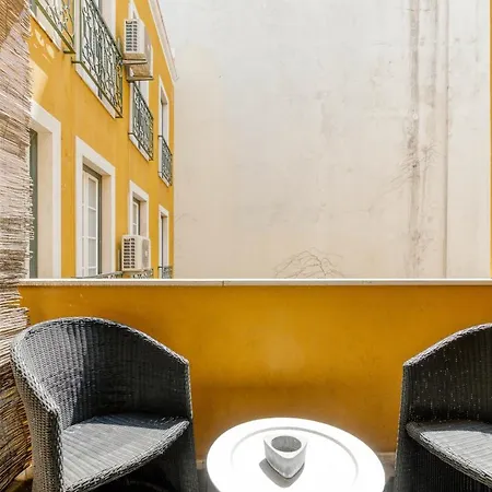 Semesterbostad In The Very Heart Of & Iconic Chiado Center Lisboa